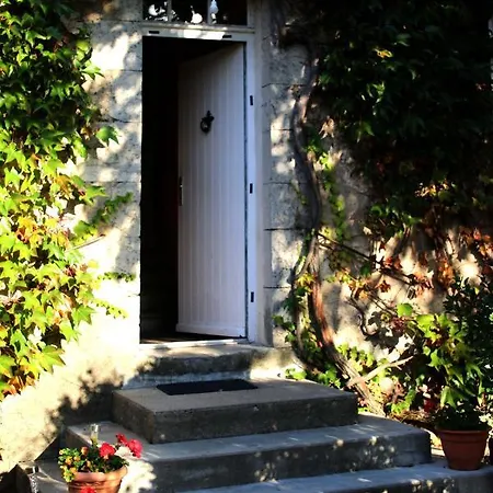 Au Relais De Neche.