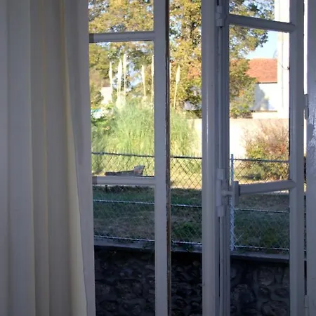 Au Relais De Nèche. Couette-café *