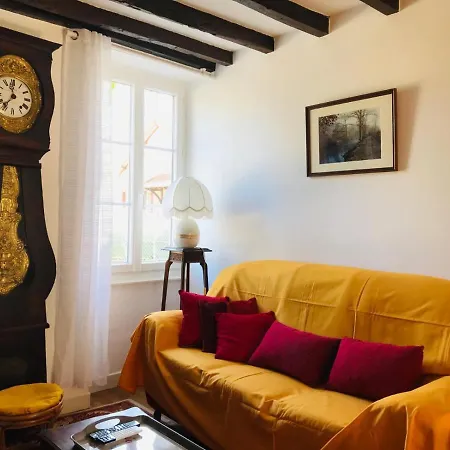 Au Relais De Neche. B&B Begues