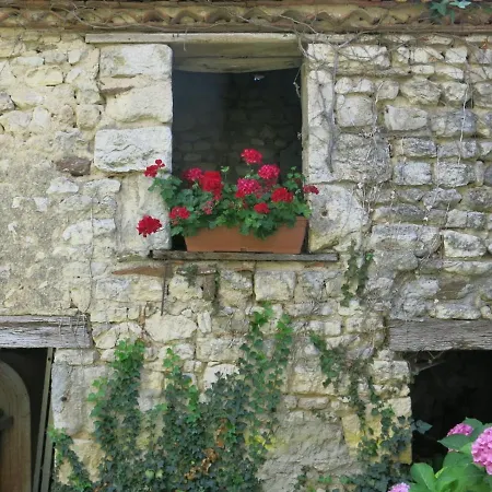 Au Relais De Nèche. Couette-café Begues