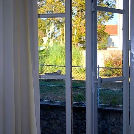 Au Relais De Neche. B&B Begues